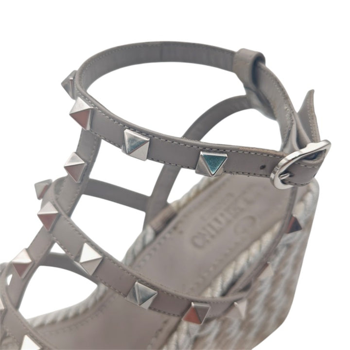 ヴァレンティノ ロックスタッズ ウェッジソールサンダル グレー シルバー金具 