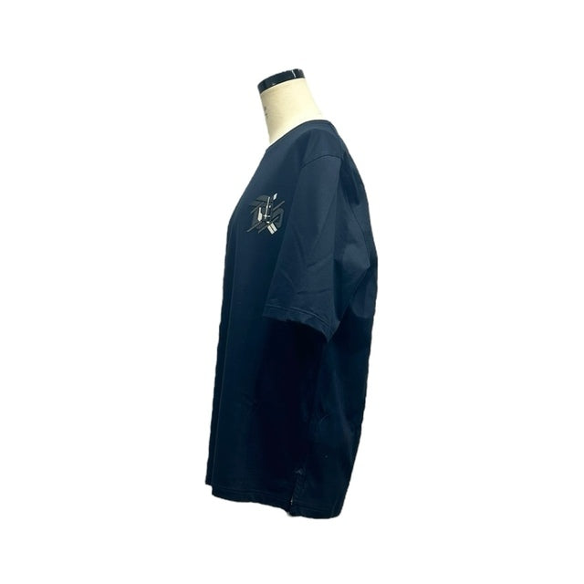 HERMES / エルメス　Tシャツ ミニレザーパッチ《シュヴォー・アン・シンメトリー》