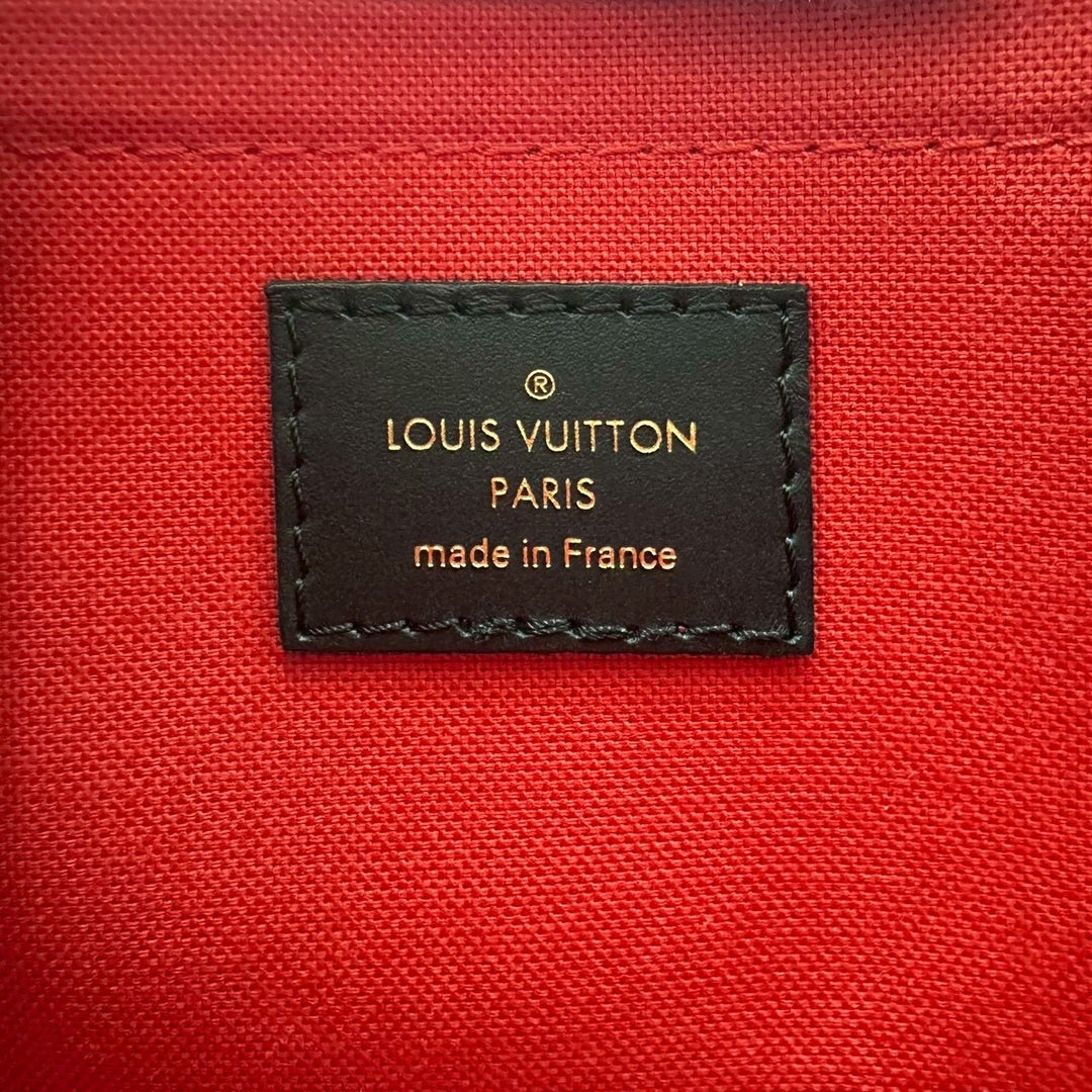 Louis Vuitton / ルイヴィトン　モノグラムジャイアント オンザゴーEW ショルダーバッグ M46653