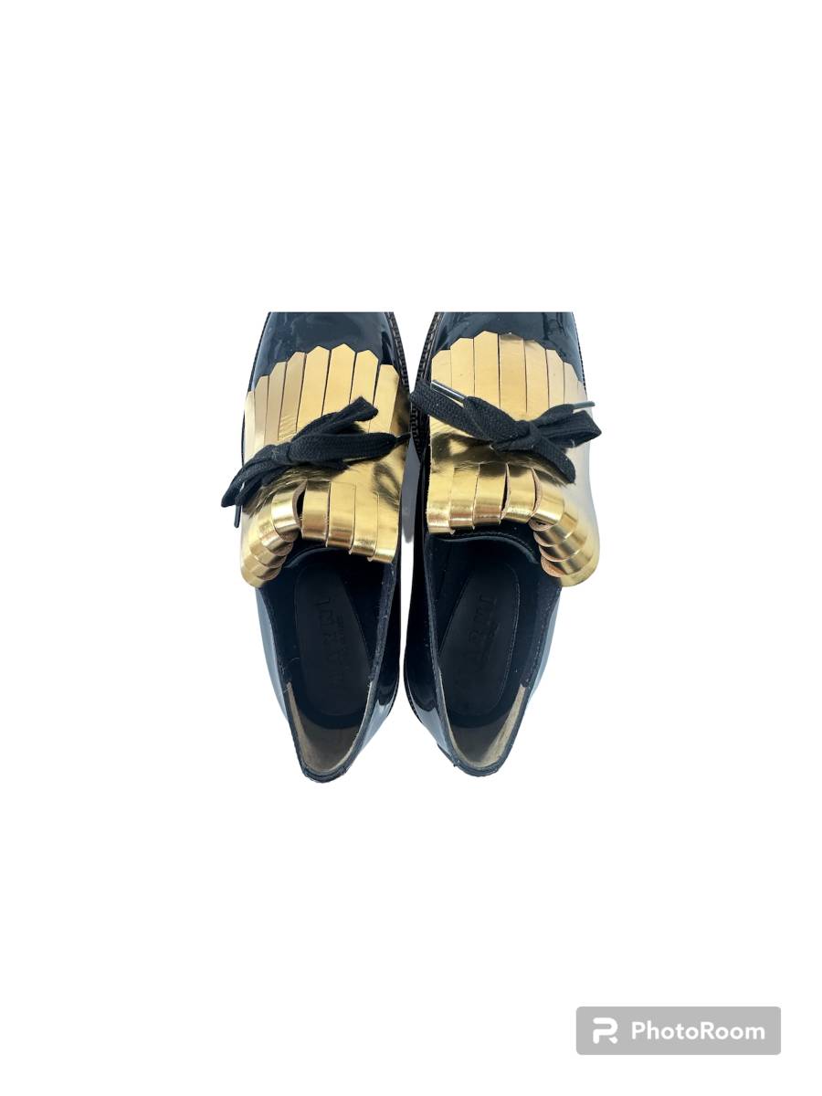 MARNI / 黒×ゴールドフリンジローファー